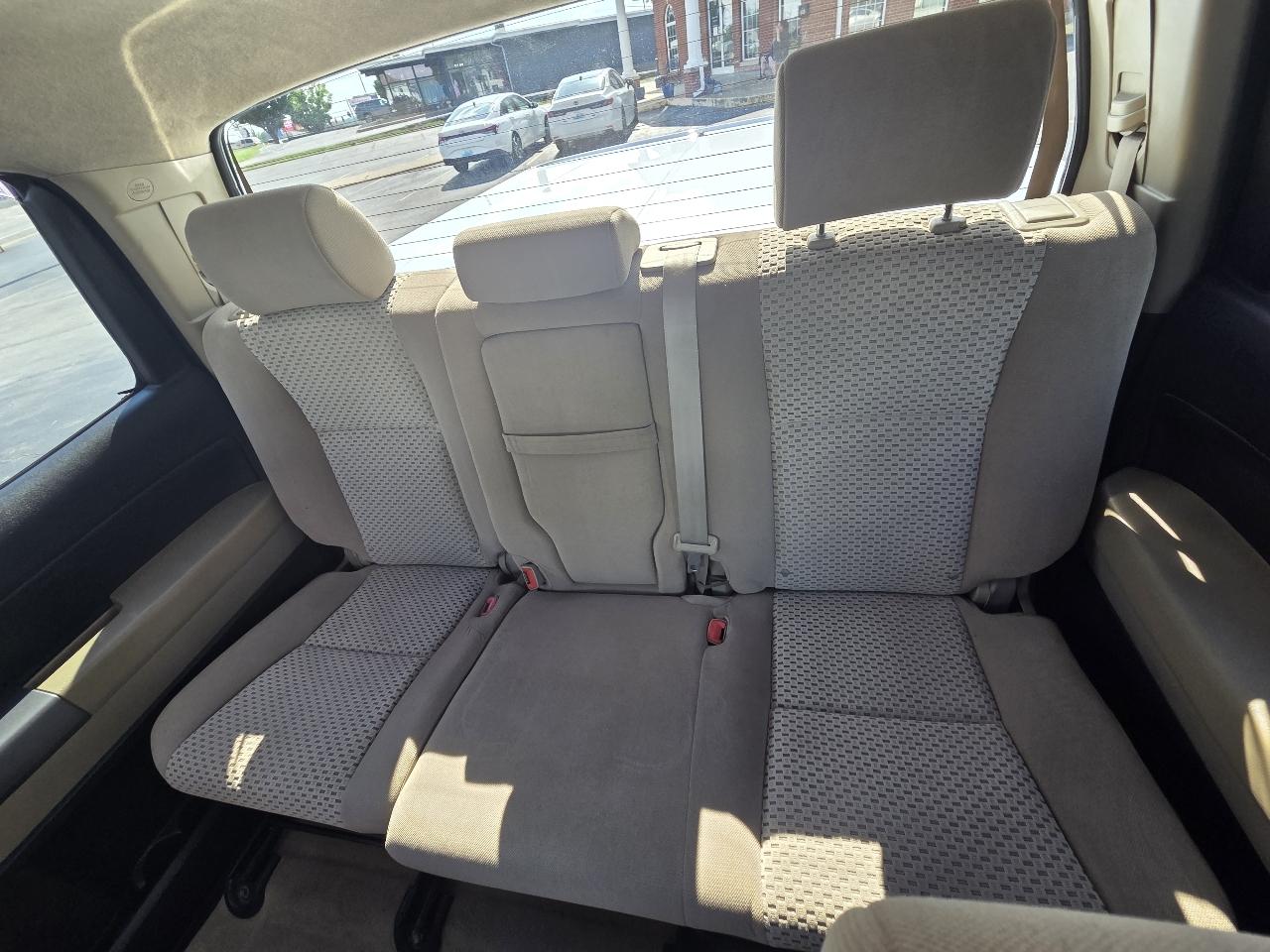 Toyota Tundra Tundra-Grade CrewMax 5.7L 2WD 2010