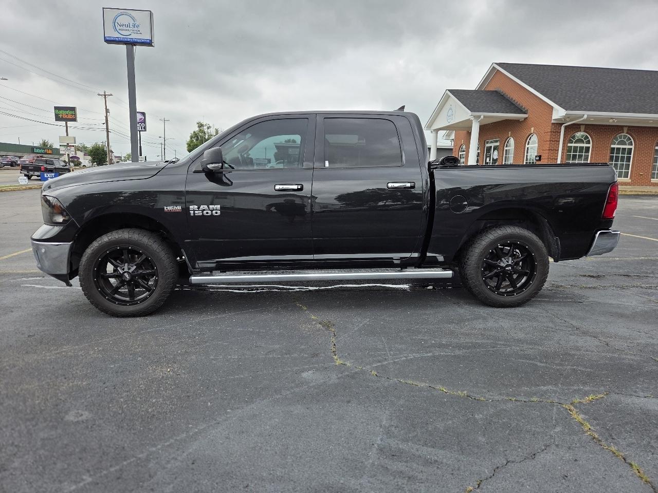 RAM 1500 Lone Star Crew Cab SB 2WD 2015