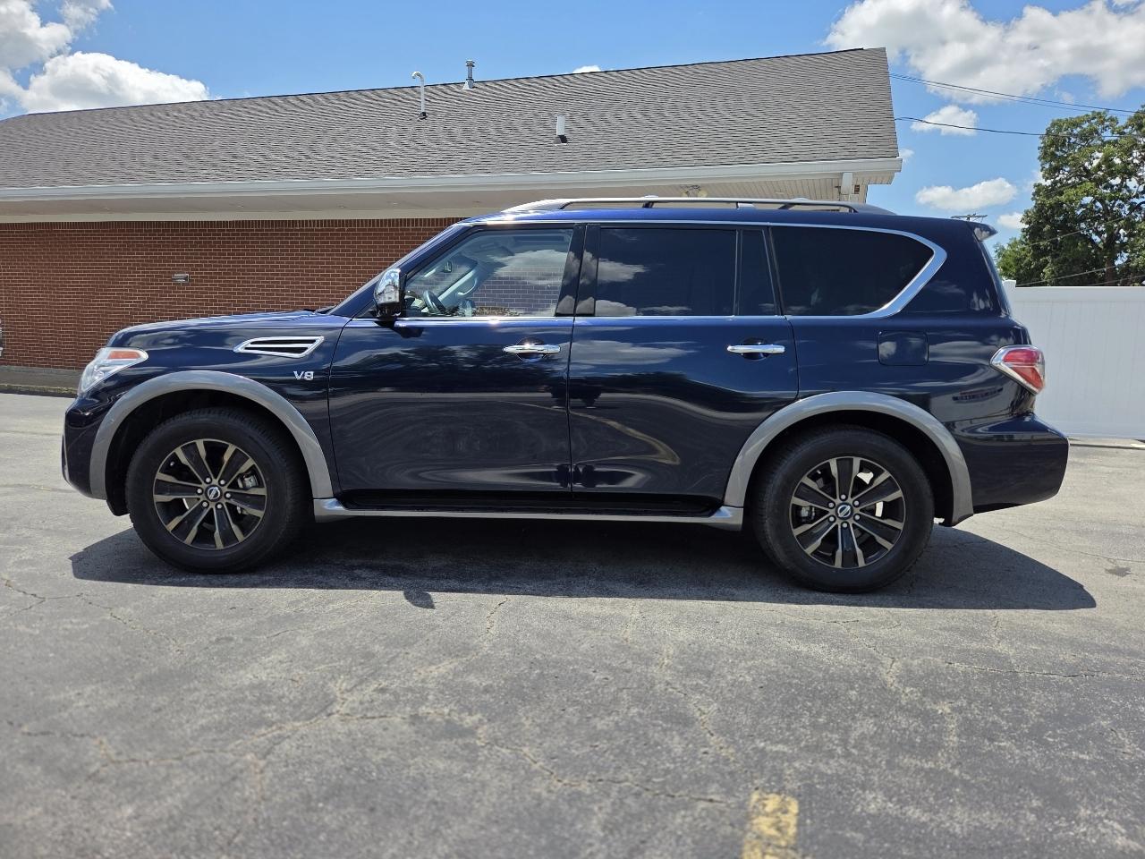Nissan Armada Platinum AWD 2017