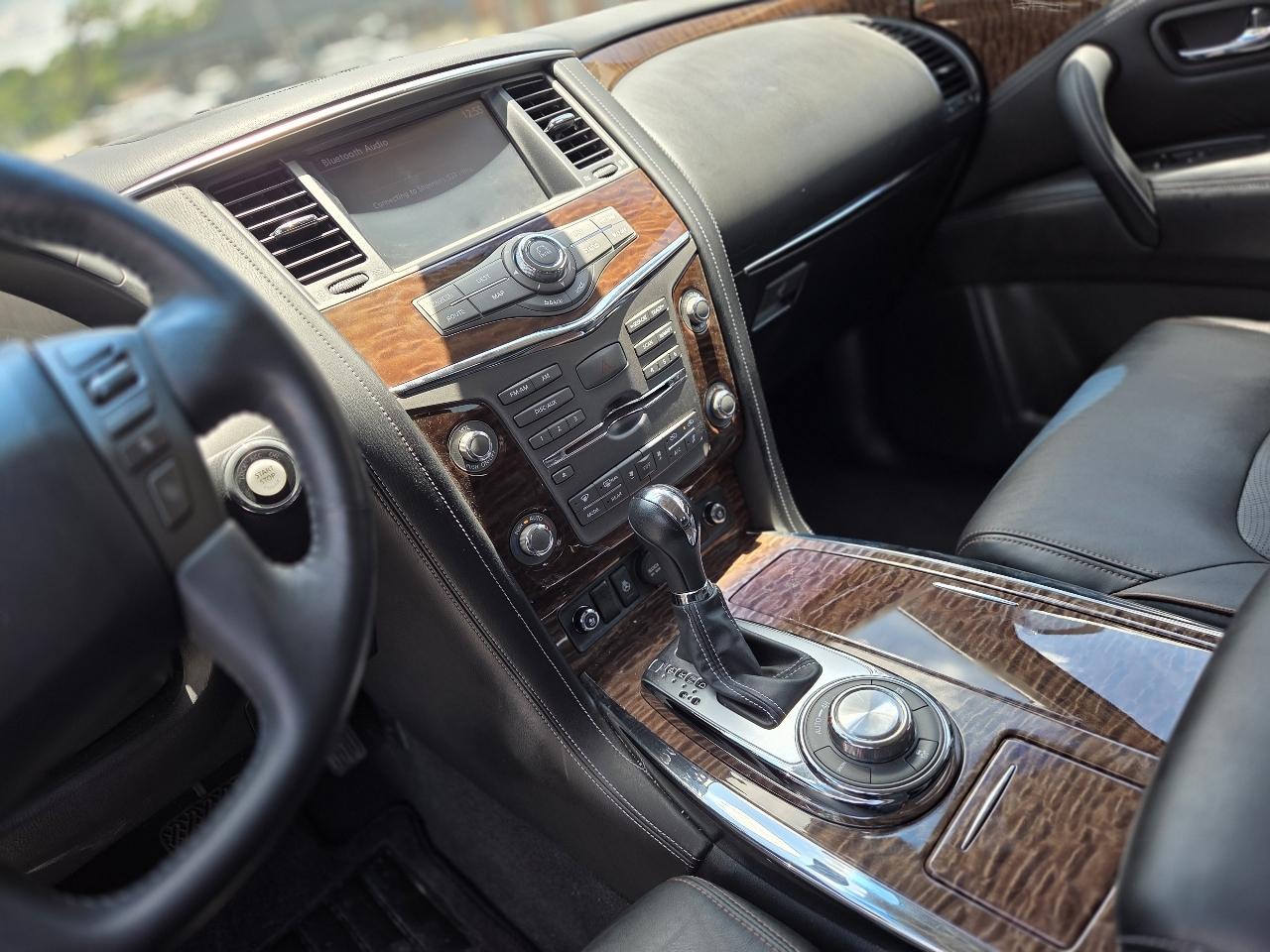 Nissan Armada Platinum AWD 2017