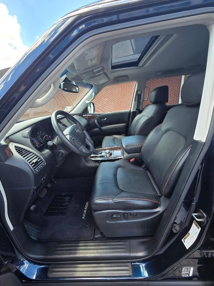 Nissan Armada Platinum AWD 2017