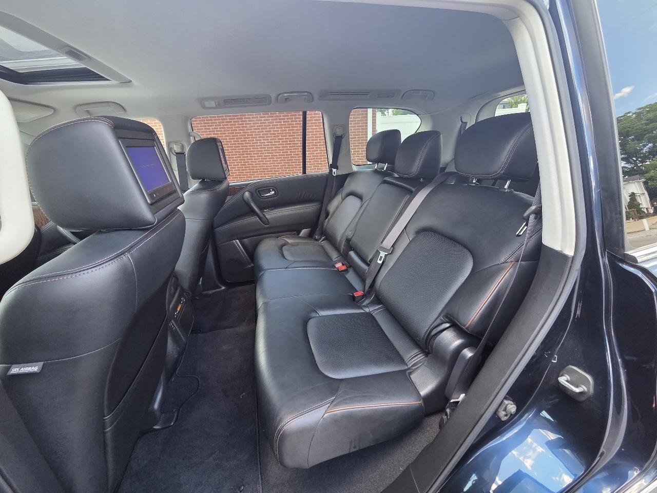 Nissan Armada Platinum AWD 2017