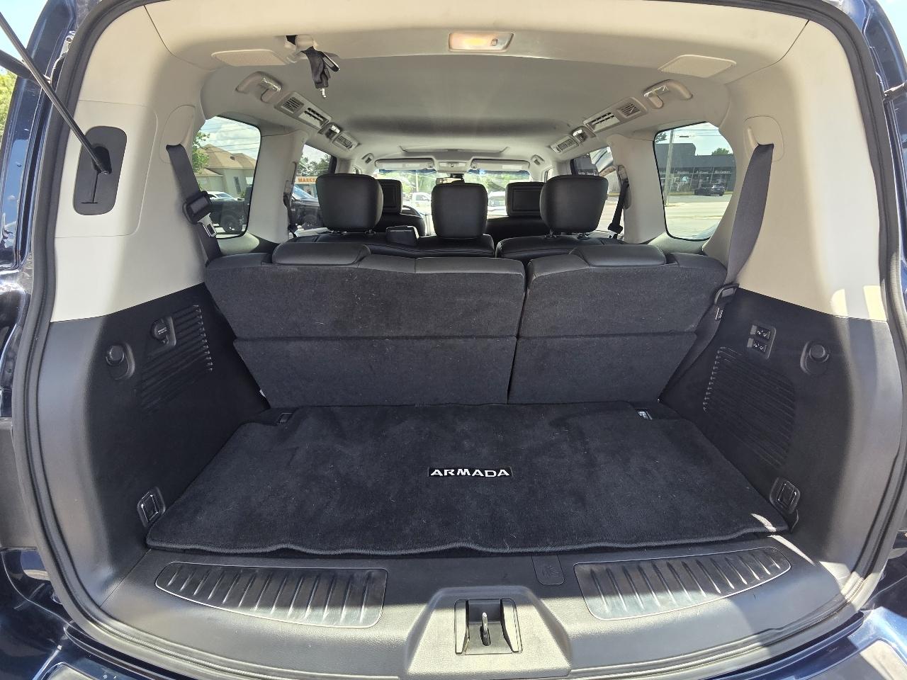 Nissan Armada Platinum AWD 2017