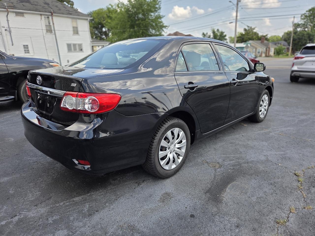 Toyota Corolla LE 4-Speed AT 2013