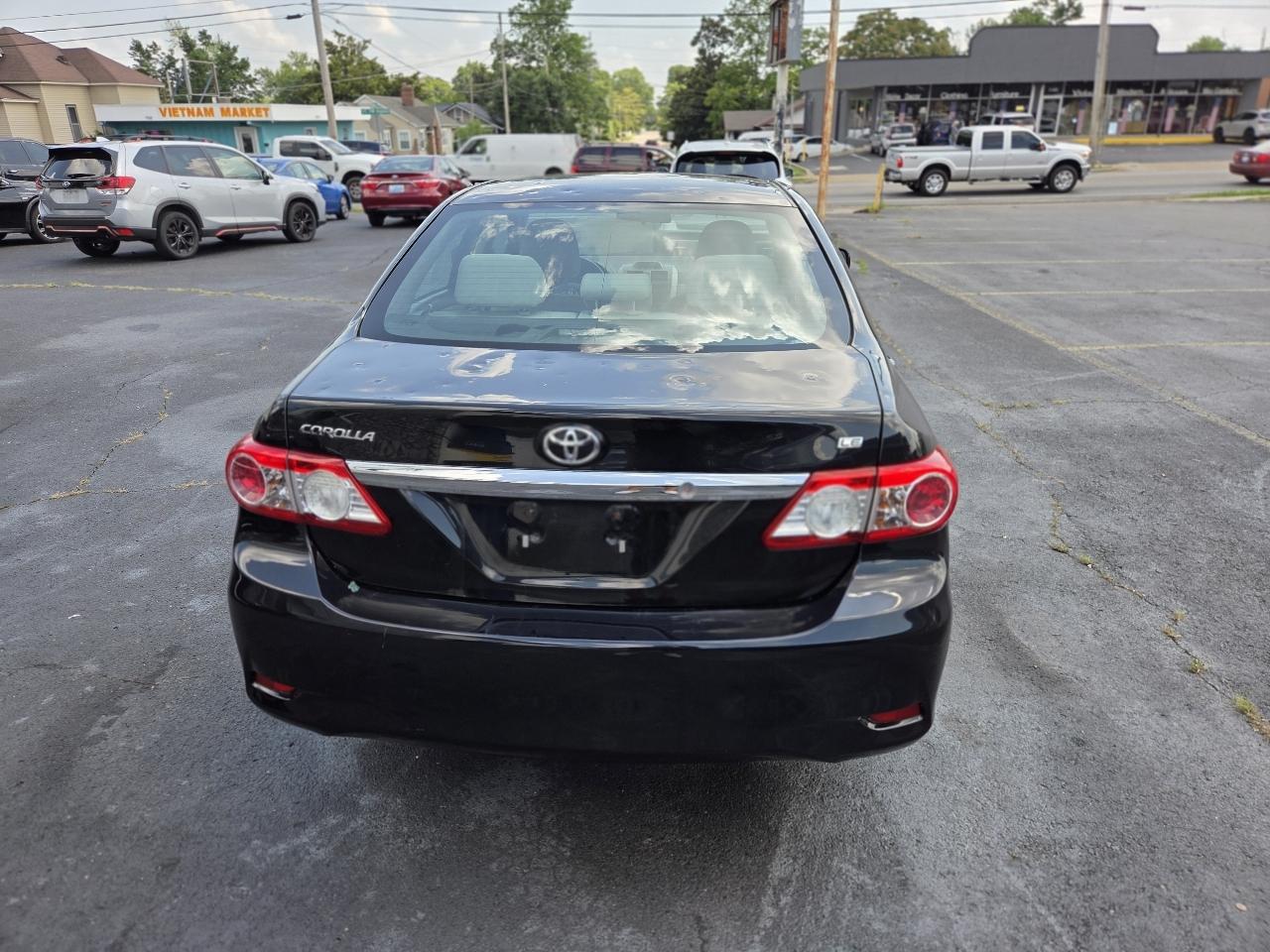 Toyota Corolla LE 4-Speed AT 2013