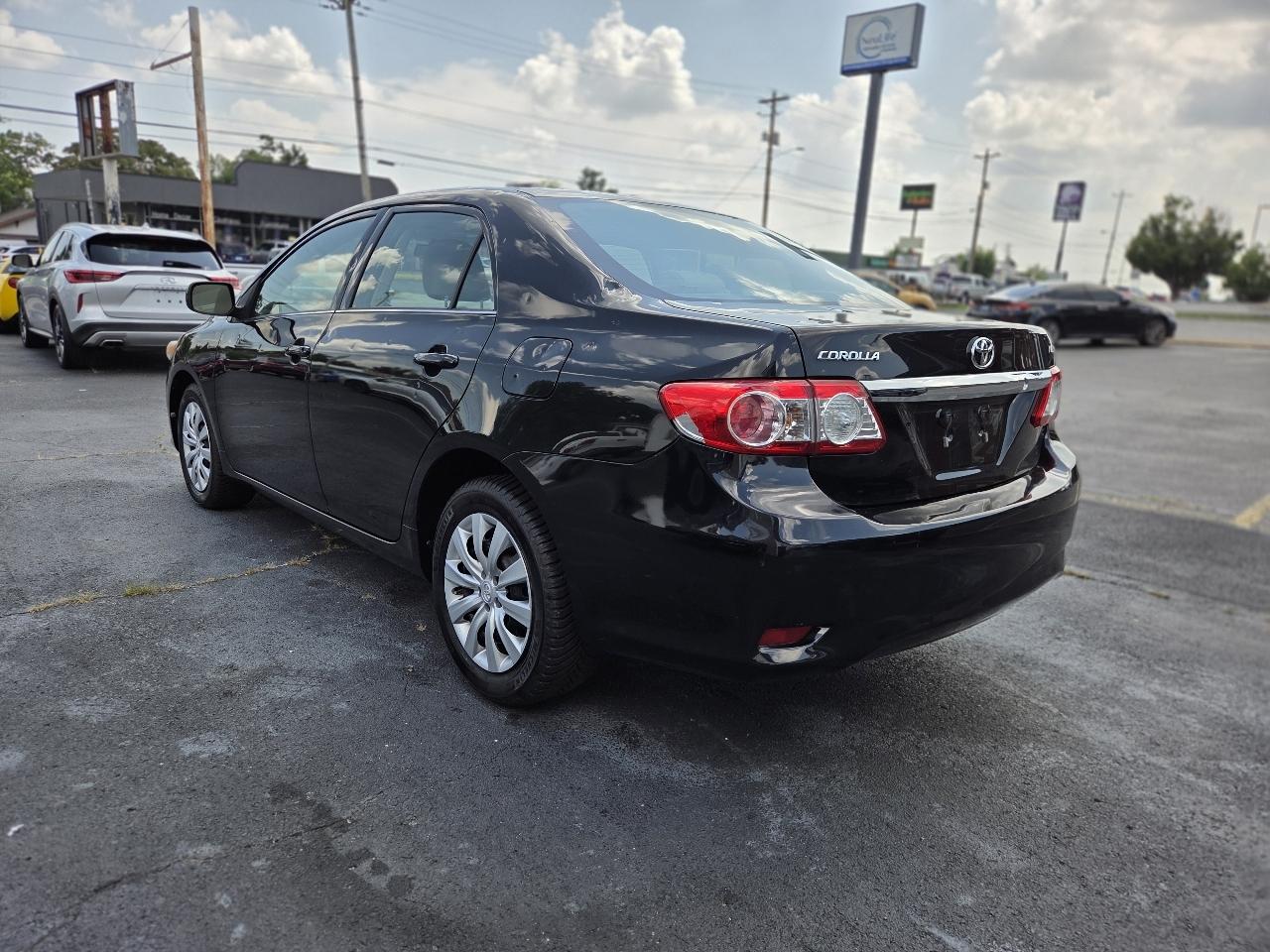 Toyota Corolla LE 4-Speed AT 2013