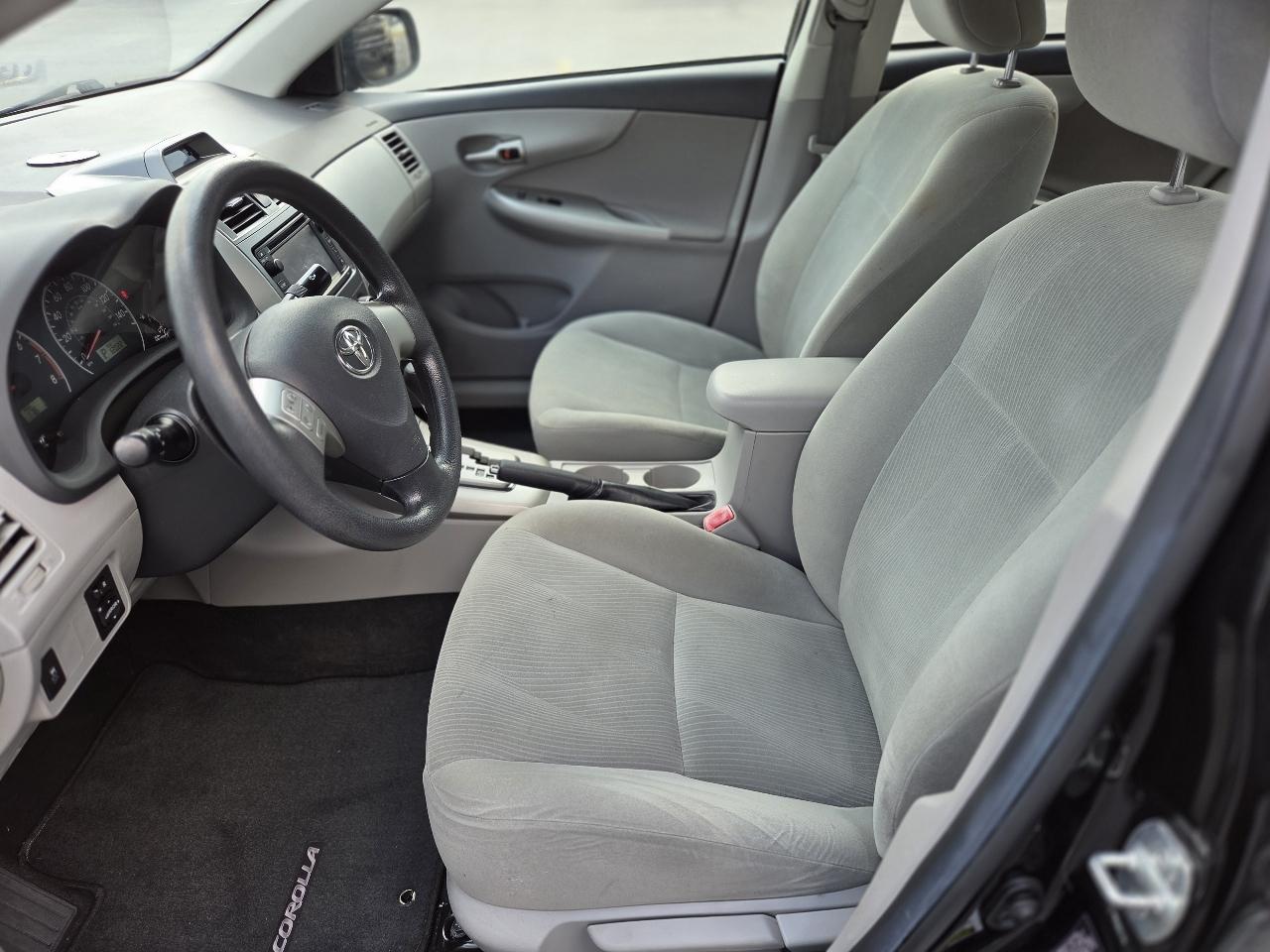 Toyota Corolla LE 4-Speed AT 2013