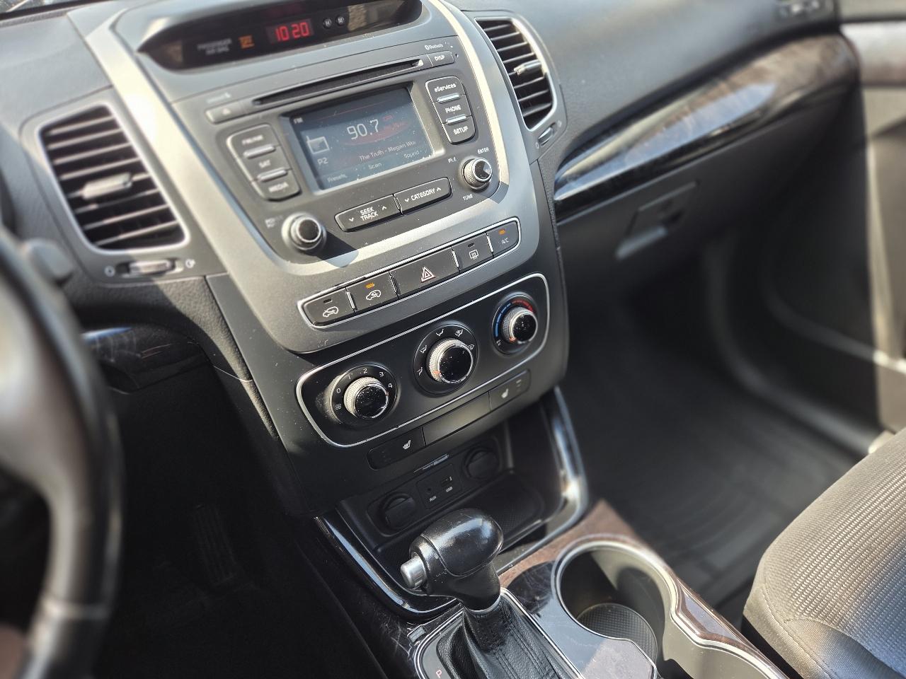 Kia Sorento LX 2WD 2014