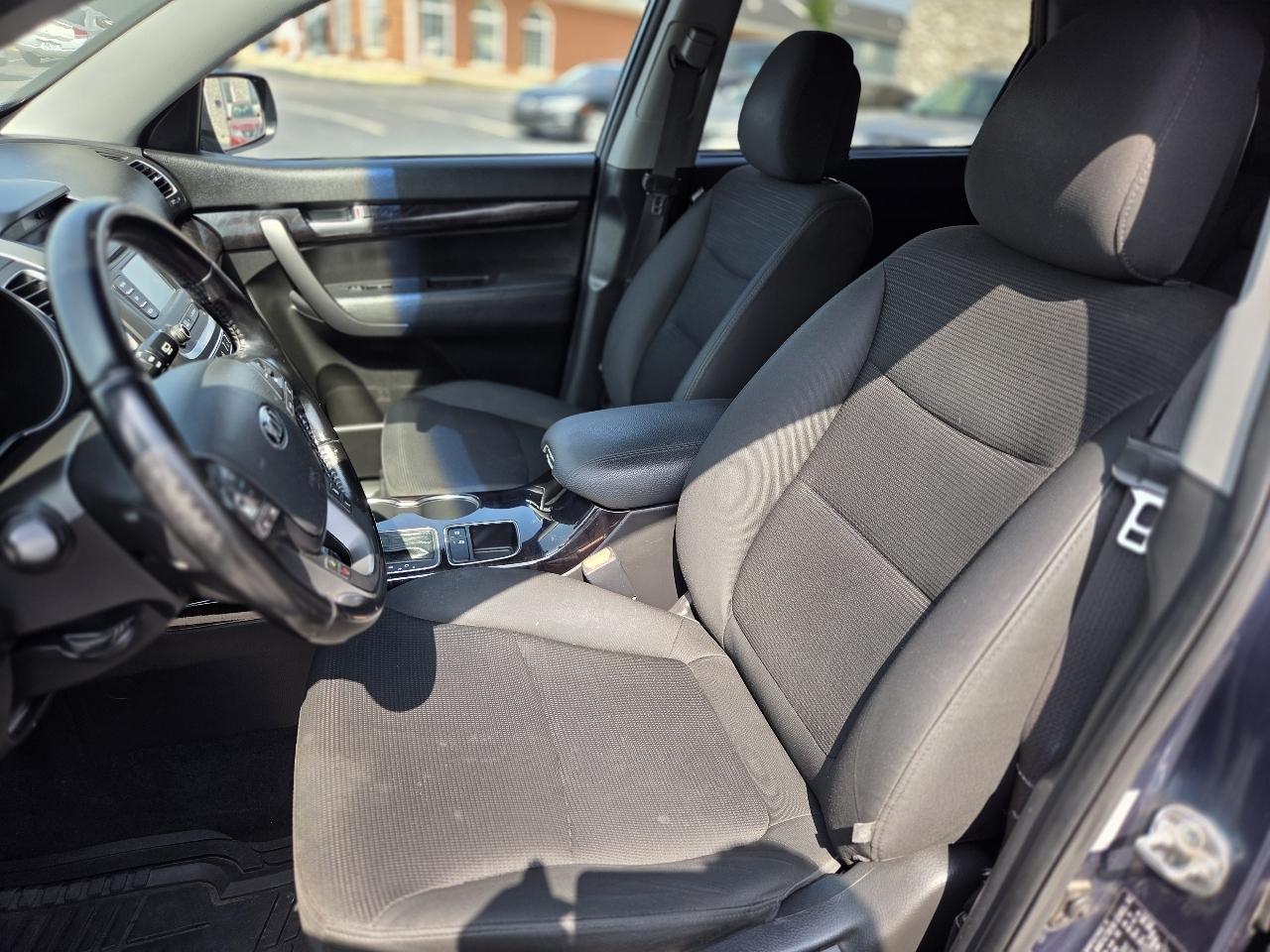 Kia Sorento LX 2WD 2014