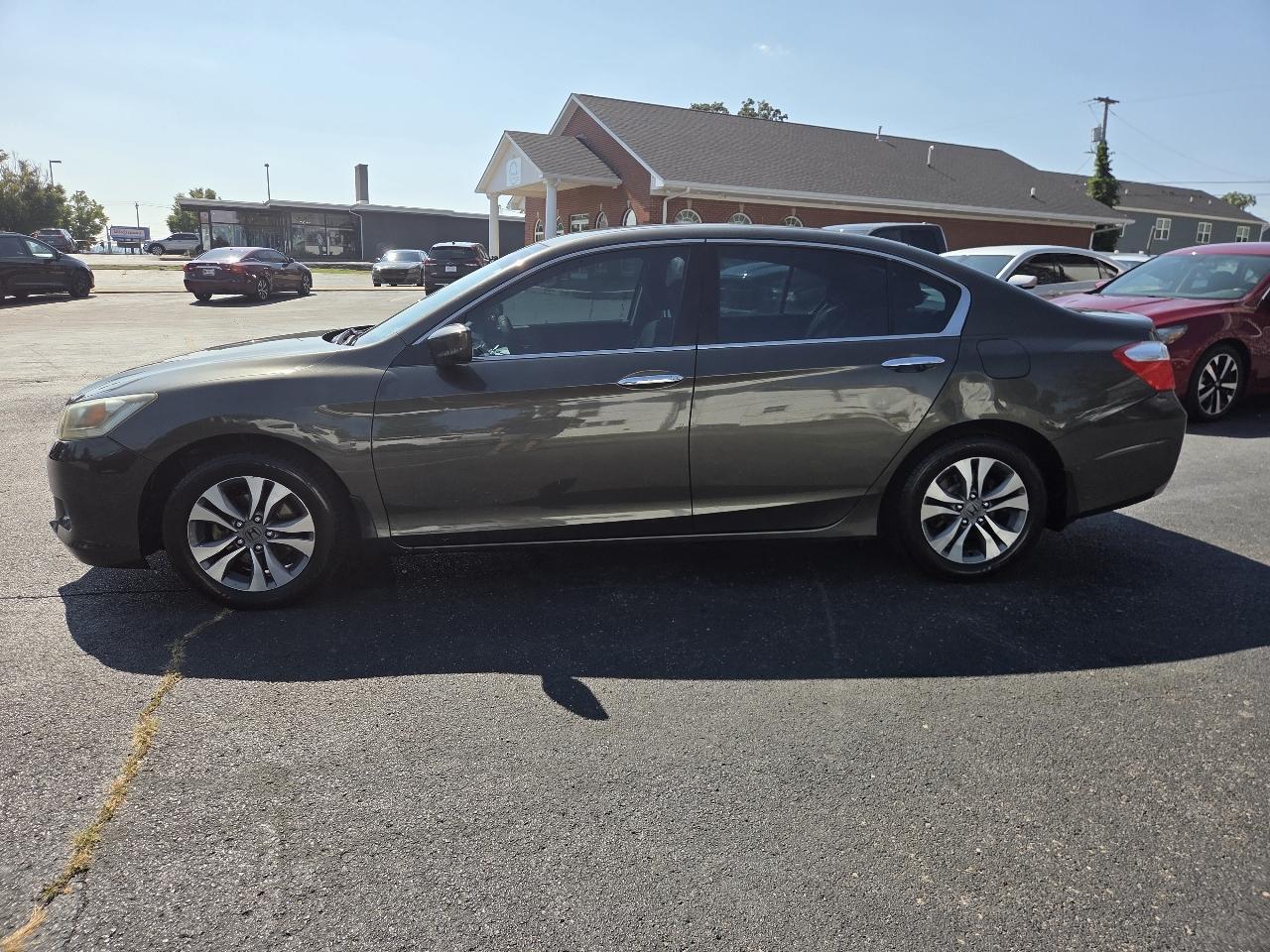 Honda Accord LX Sedan CVT 2013