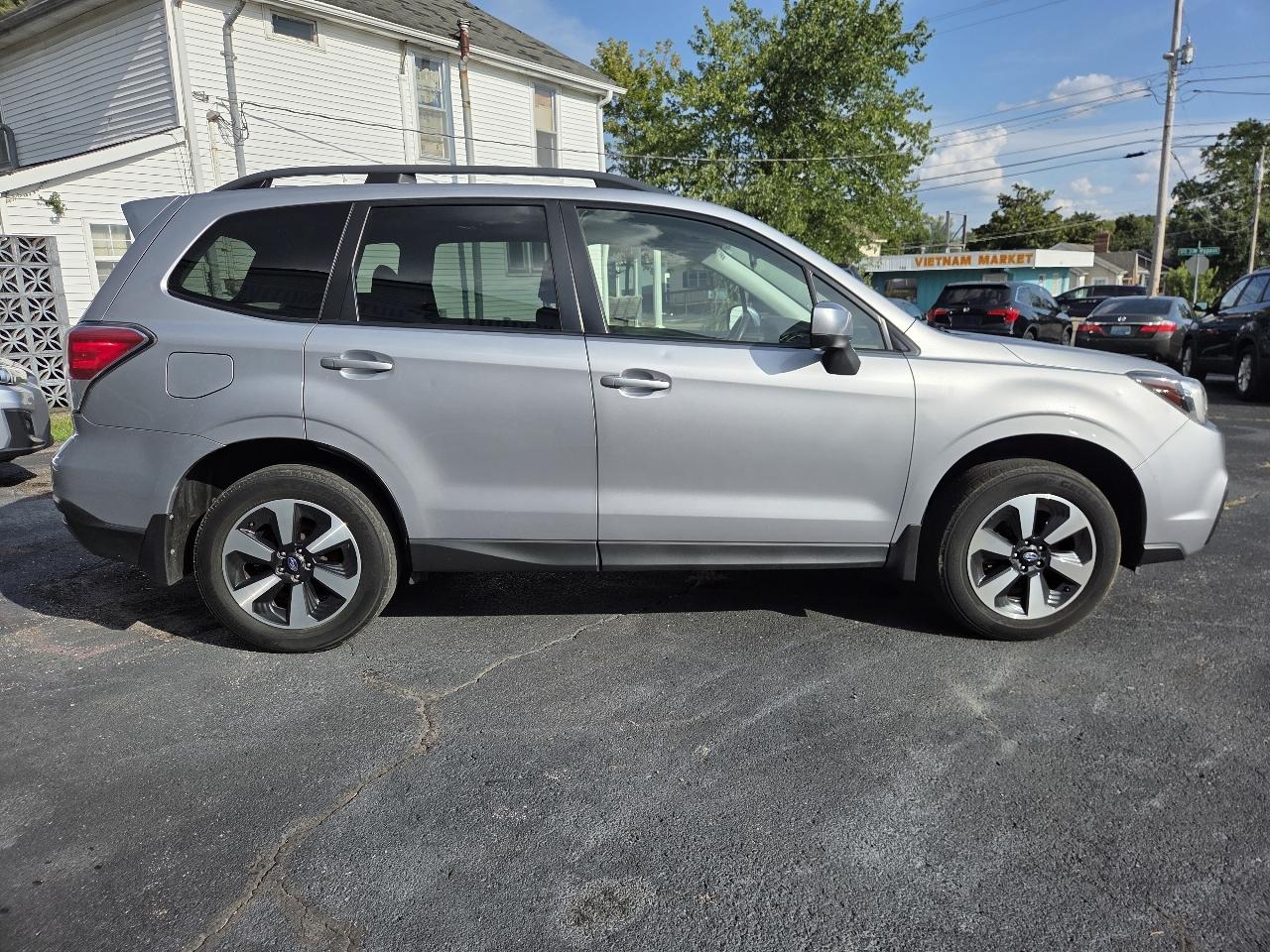 Subaru Forester 2.5i Premium PZEV CVT 2017
