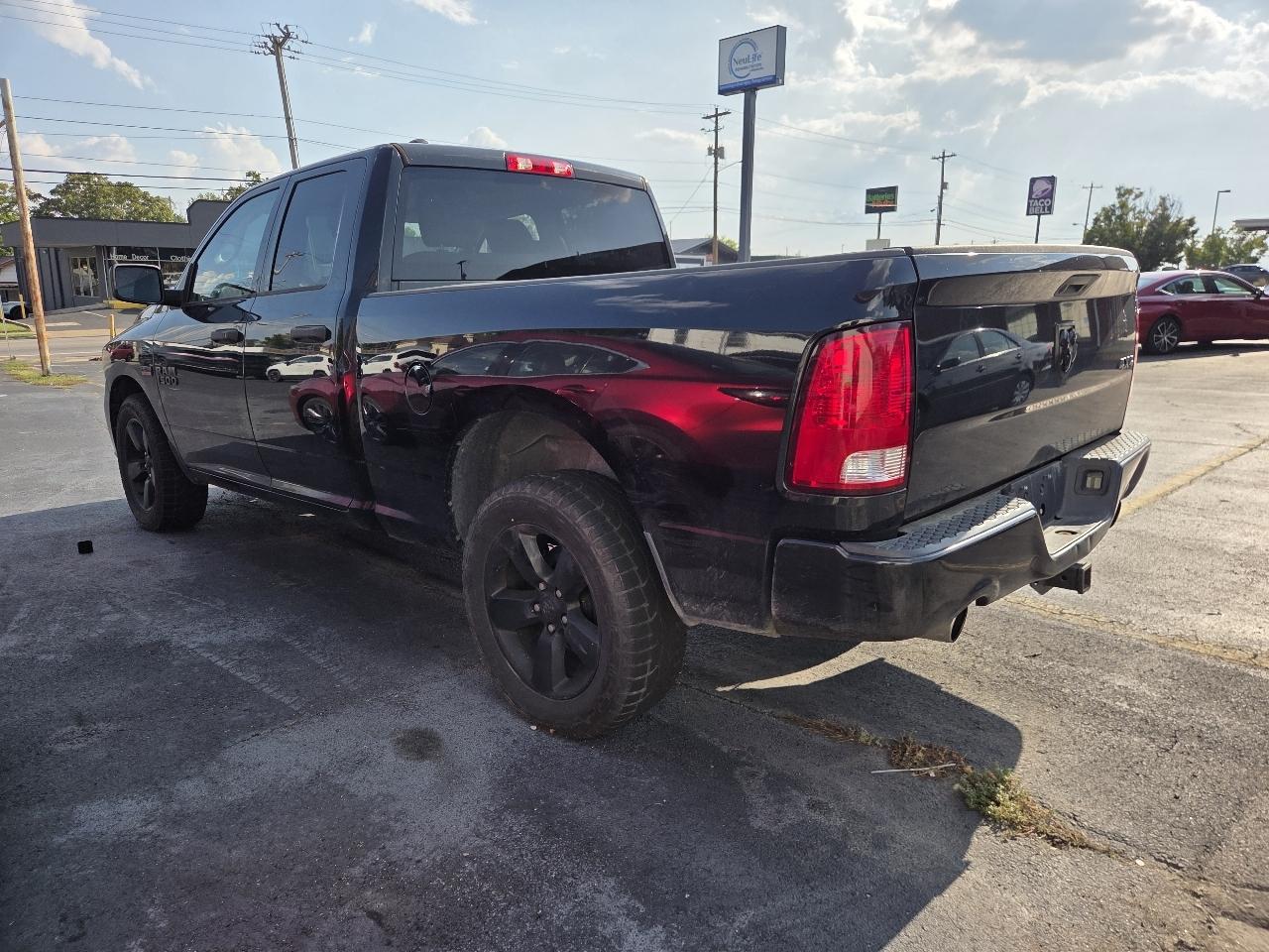 RAM 1500 Tradesman Quad Cab 4WD 2018