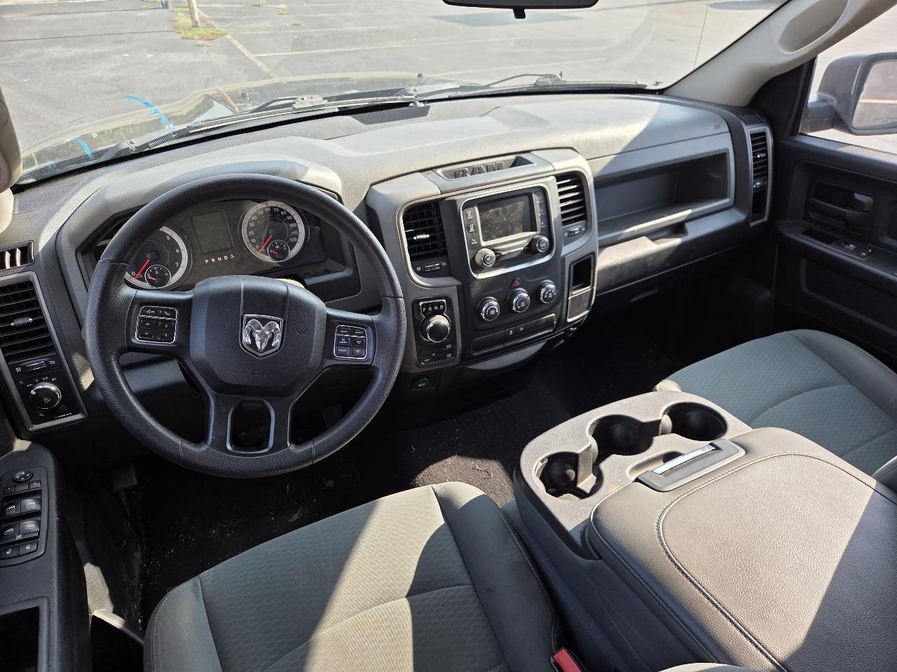 RAM 1500 Tradesman Quad Cab 4WD 2018