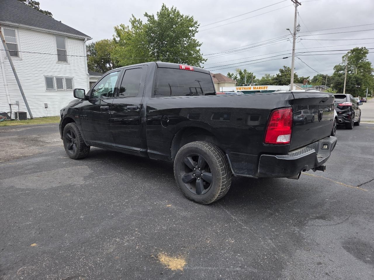 RAM 1500 Express 4x4 Quad Cab 6'4" Box *Ltd Avail* 2018