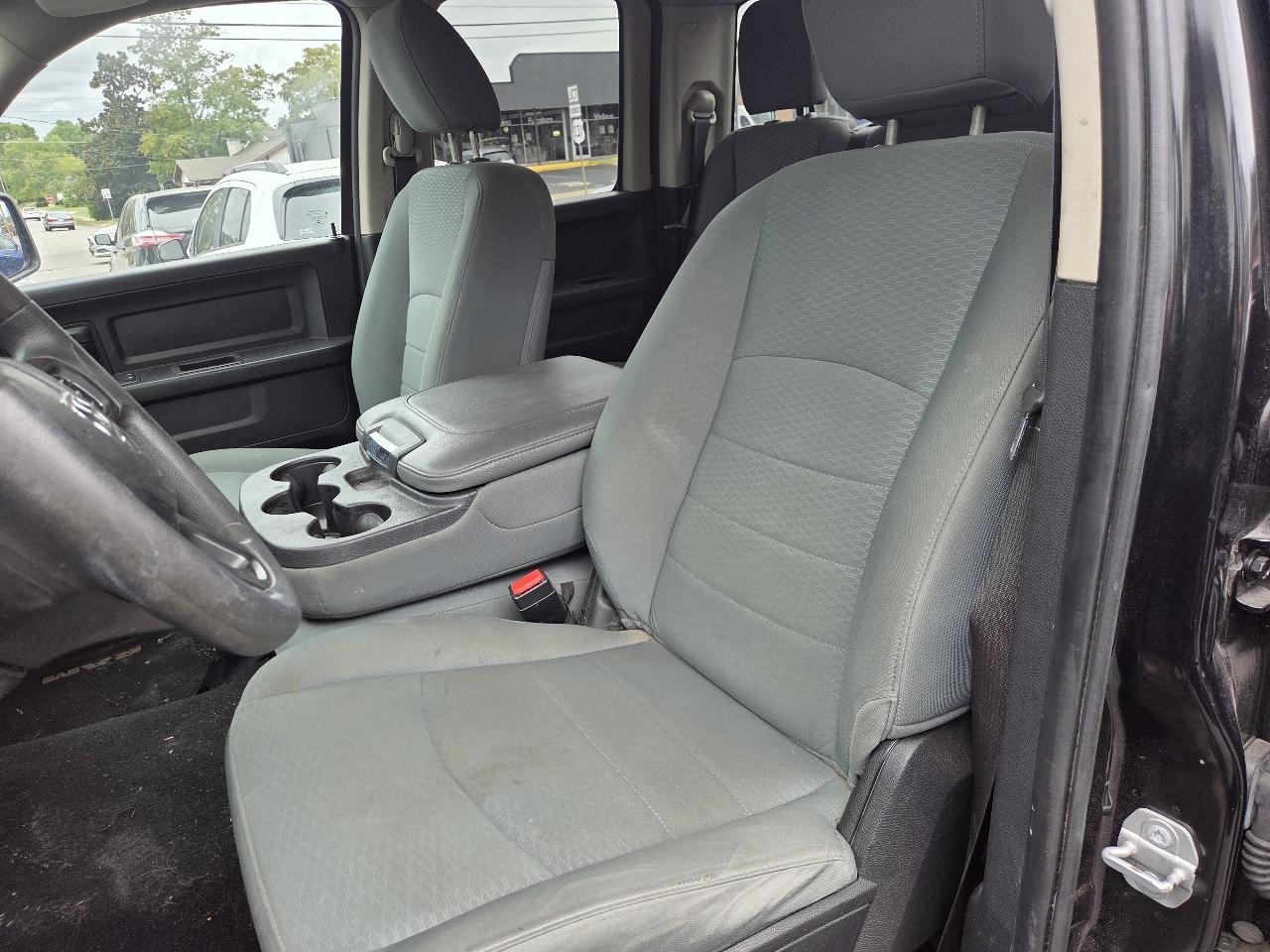 RAM 1500 Express 4x4 Quad Cab 6'4" Box *Ltd Avail* 2018