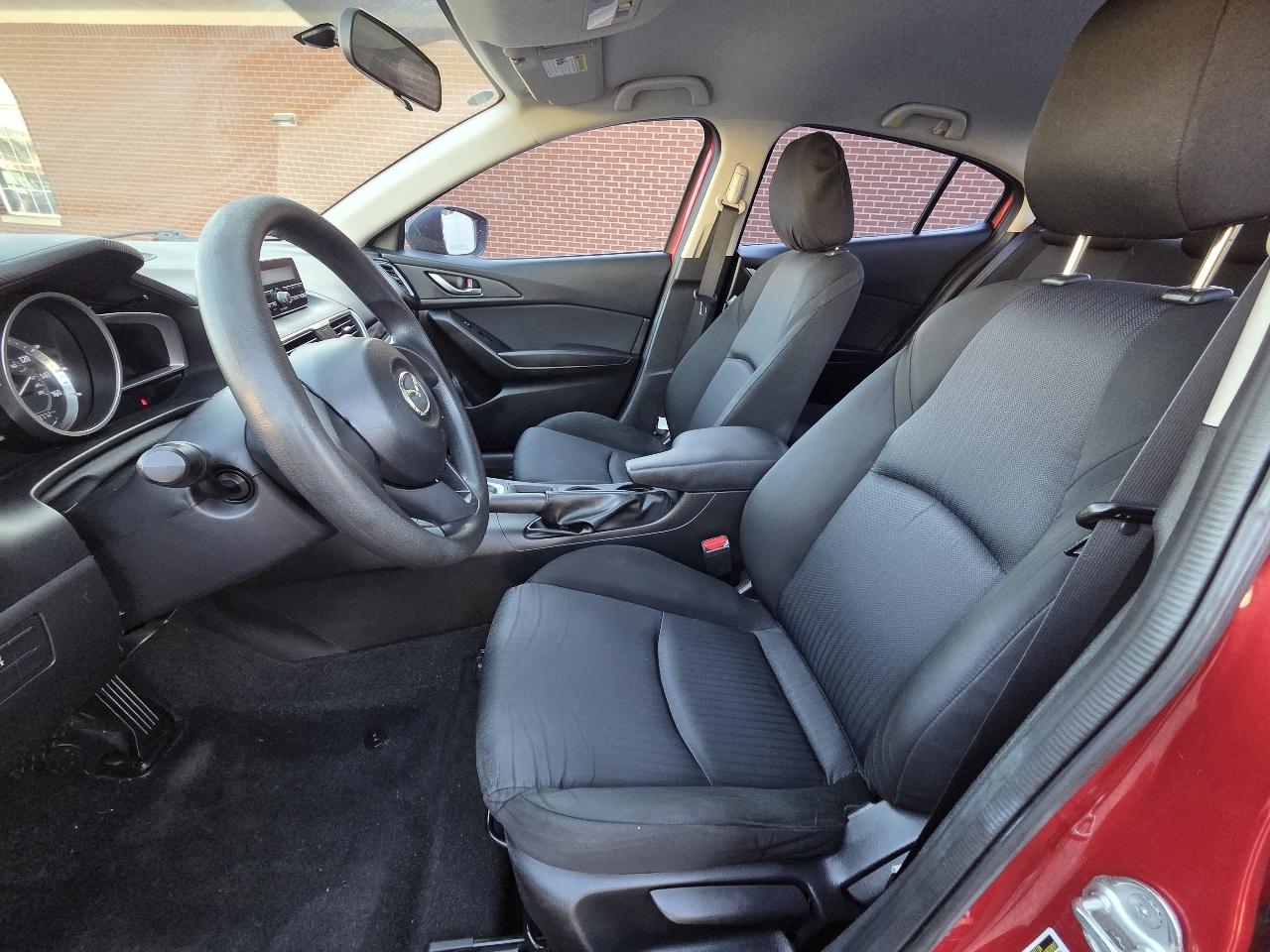 Mazda MAZDA3 i SV AT 4-Door 2015