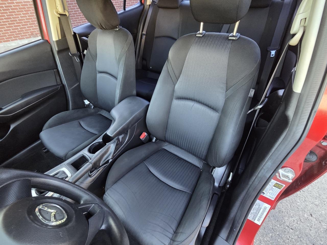 Mazda MAZDA3 i SV AT 4-Door 2015