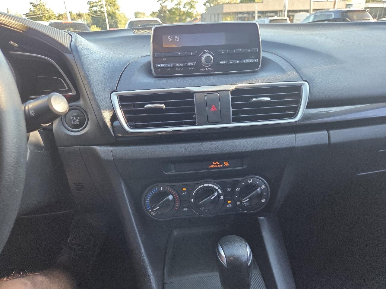 Mazda MAZDA3 i SV AT 4-Door 2015