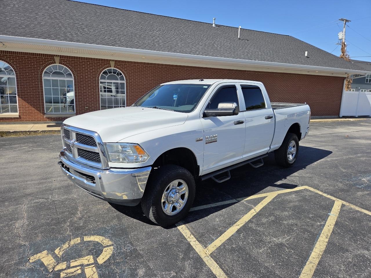 RAM 2500 Tradesman Crew Cab SWB 4WD 2015