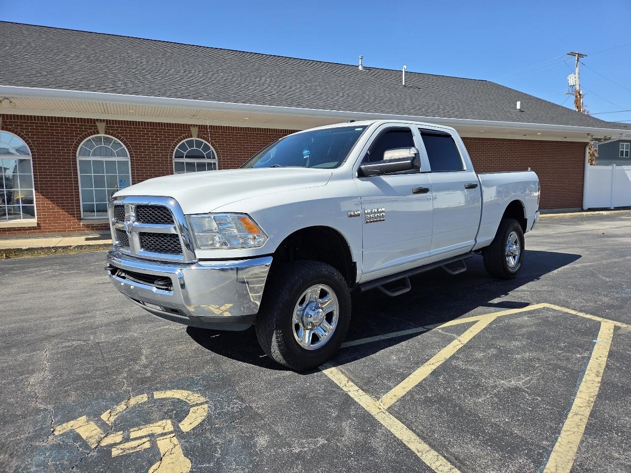 RAM 2500 Tradesman Crew Cab SWB 4WD 2015