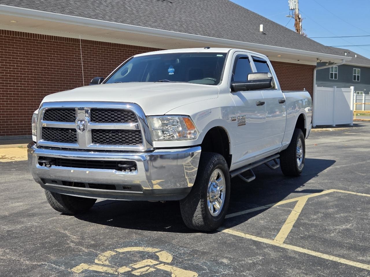 RAM 2500 Tradesman Crew Cab SWB 4WD 2015