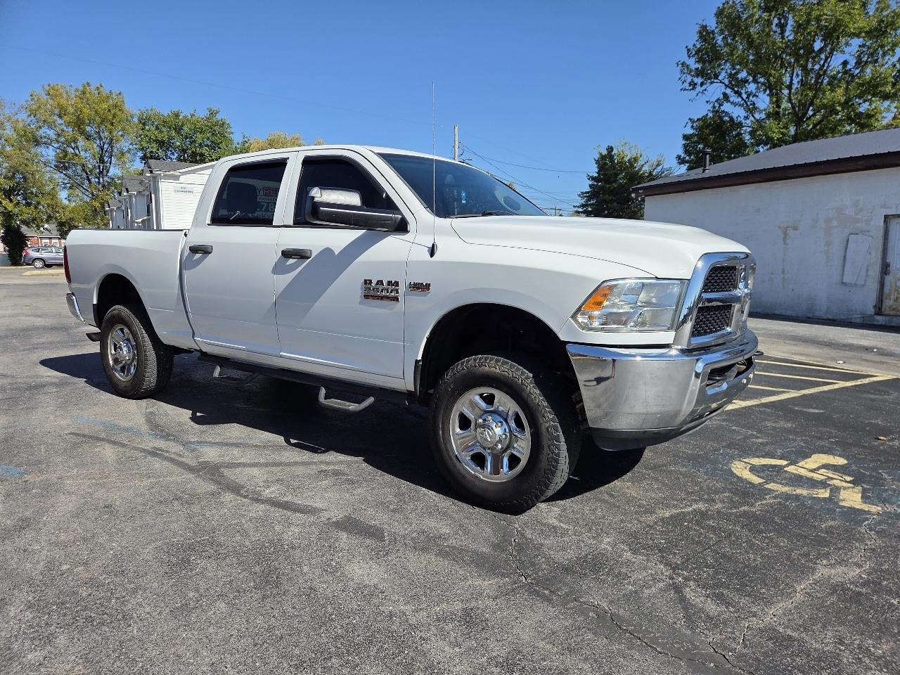 RAM 2500 Tradesman Crew Cab SWB 4WD 2015