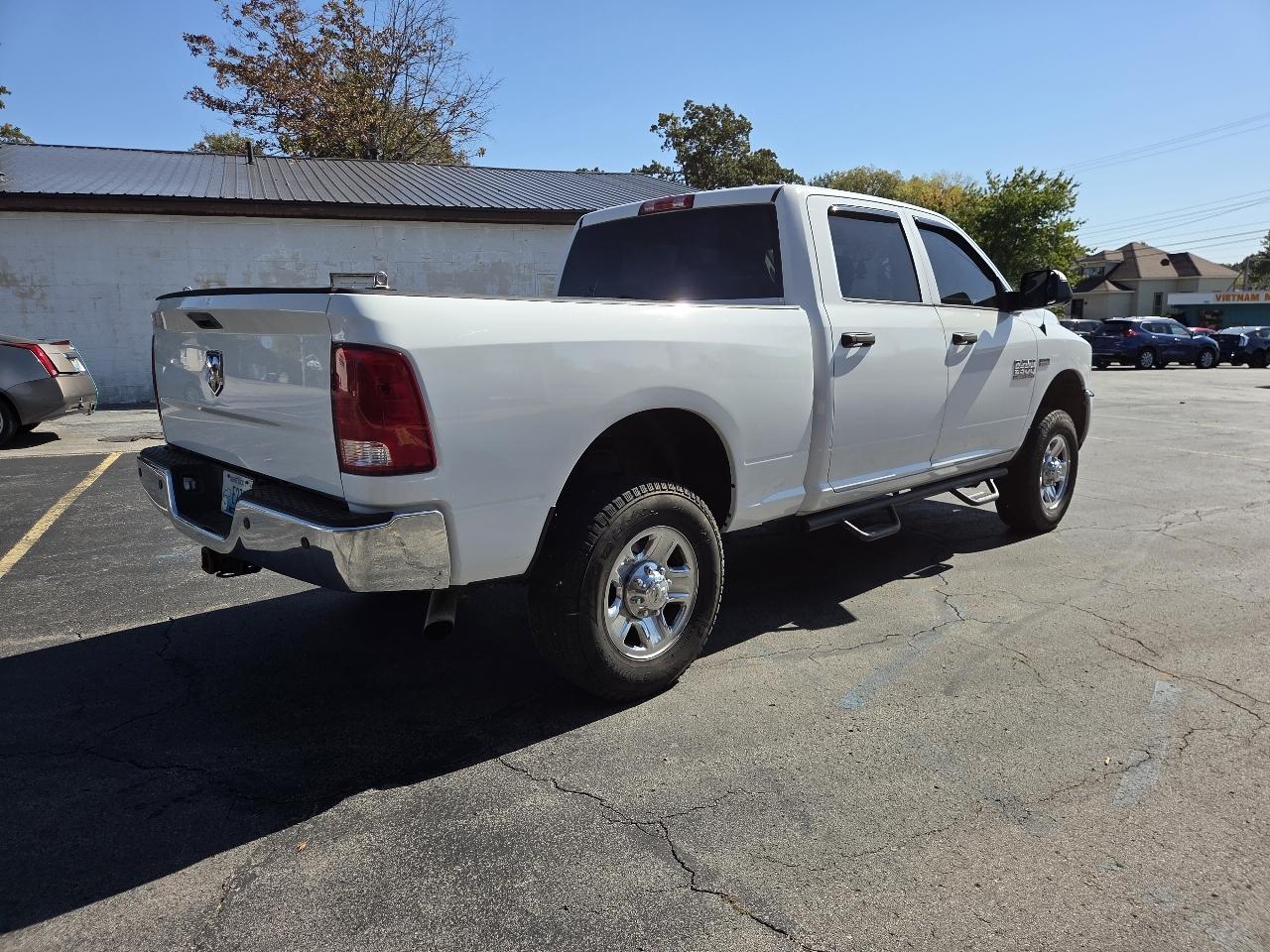 RAM 2500 Tradesman Crew Cab SWB 4WD 2015