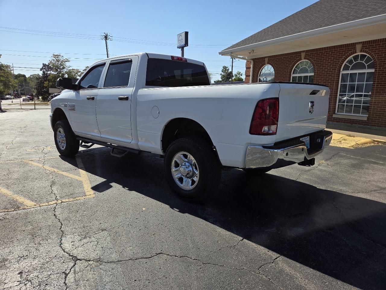 RAM 2500 Tradesman Crew Cab SWB 4WD 2015