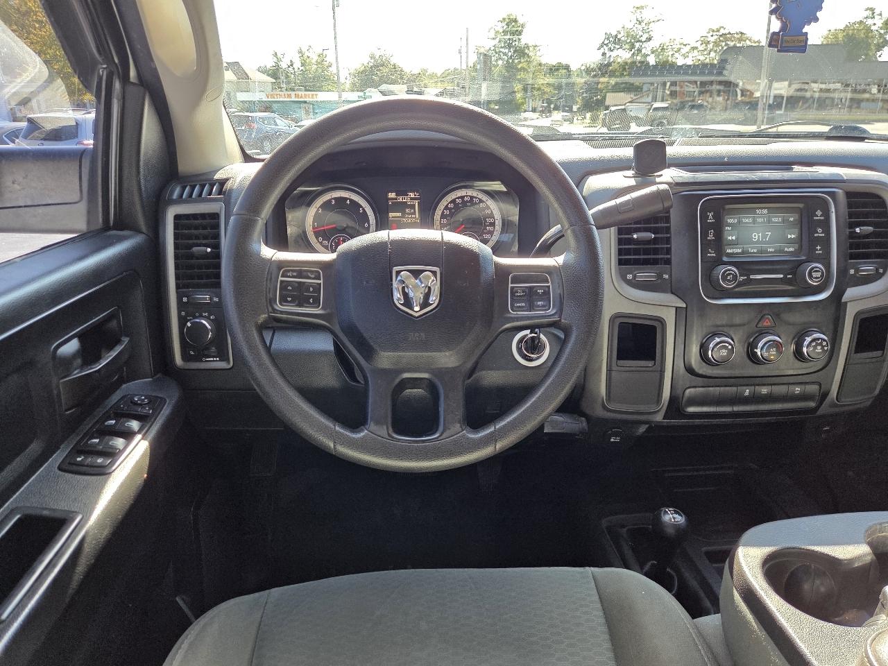 RAM 2500 Tradesman Crew Cab SWB 4WD 2015