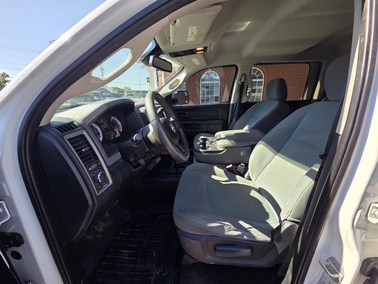 RAM 2500 Tradesman Crew Cab SWB 4WD 2015