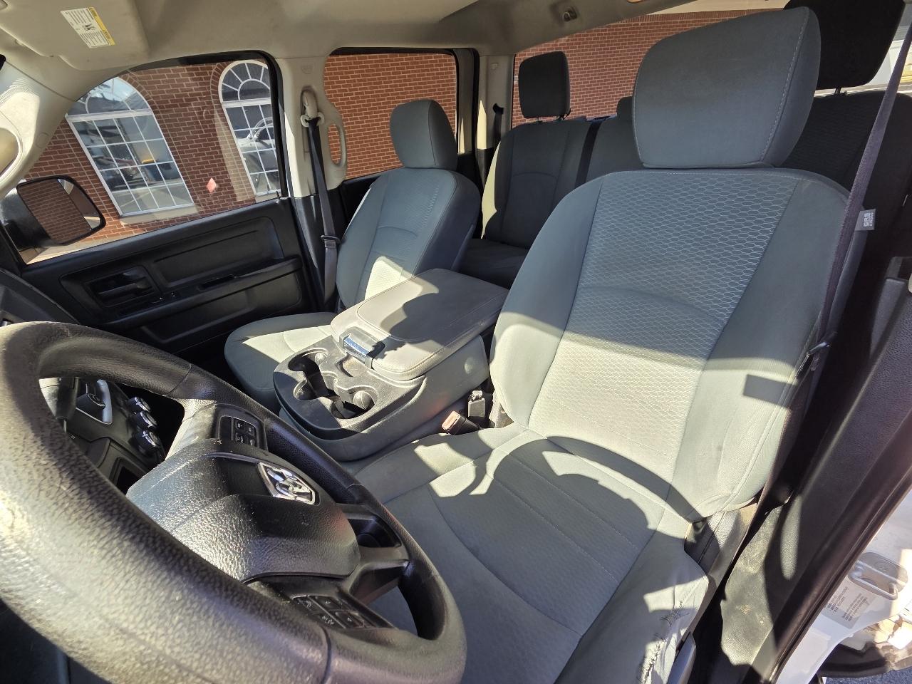 RAM 2500 Tradesman Crew Cab SWB 4WD 2015