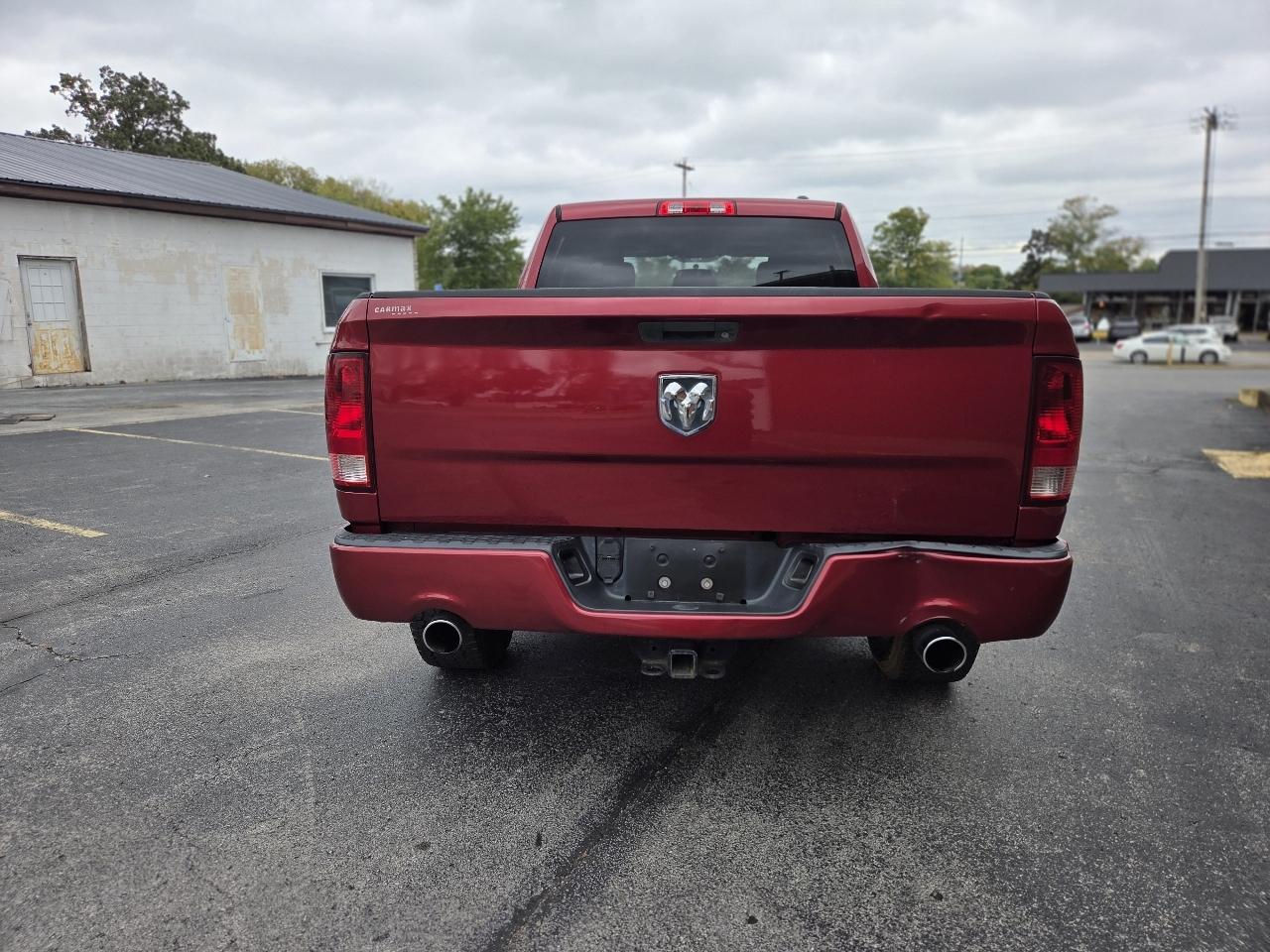 RAM 1500 ST Quad Cab 2WD 2012