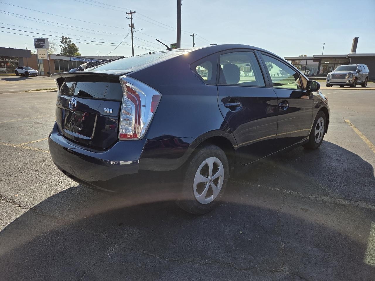 Toyota Prius Two 2015