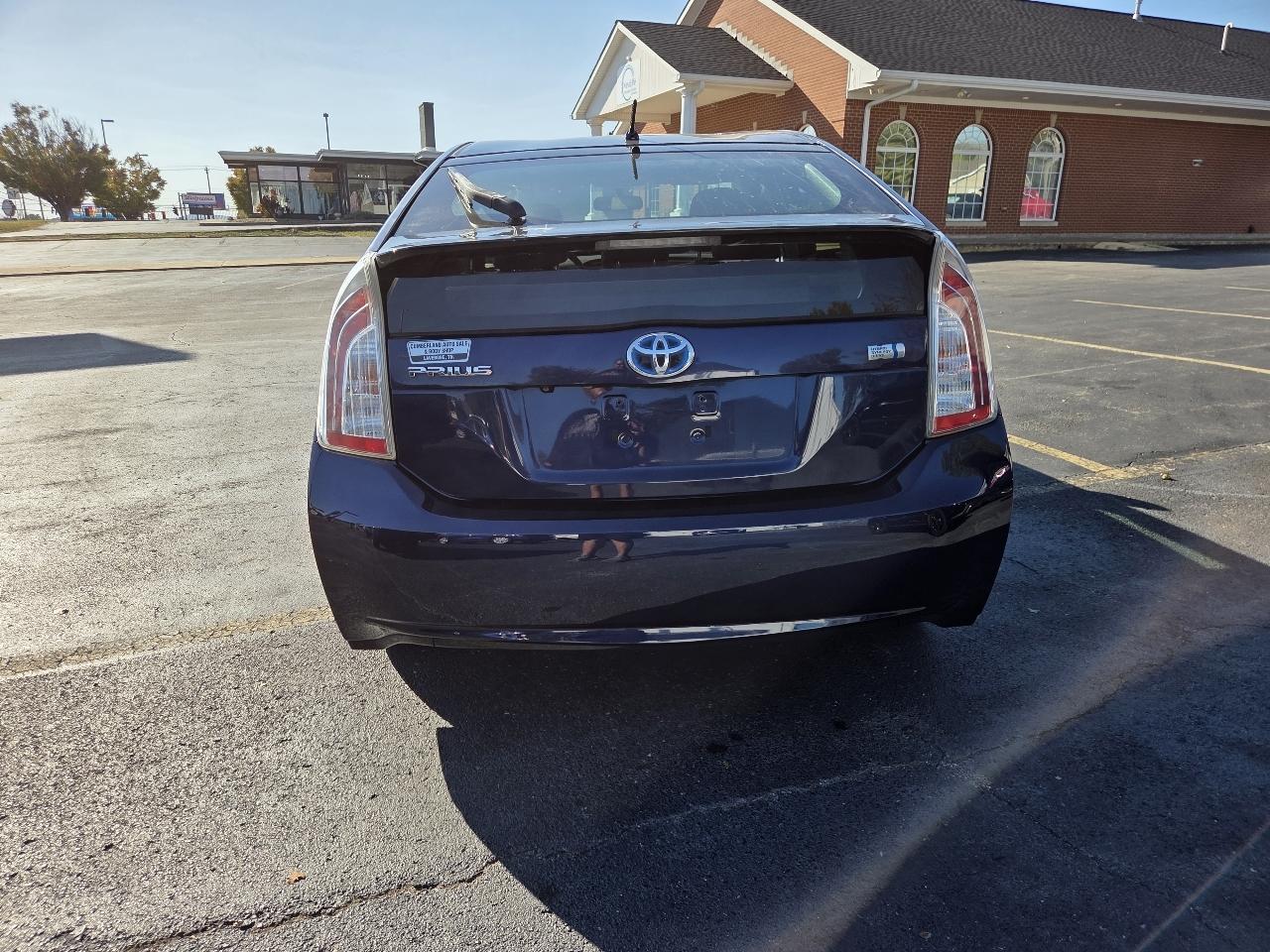 Toyota Prius Two 2015