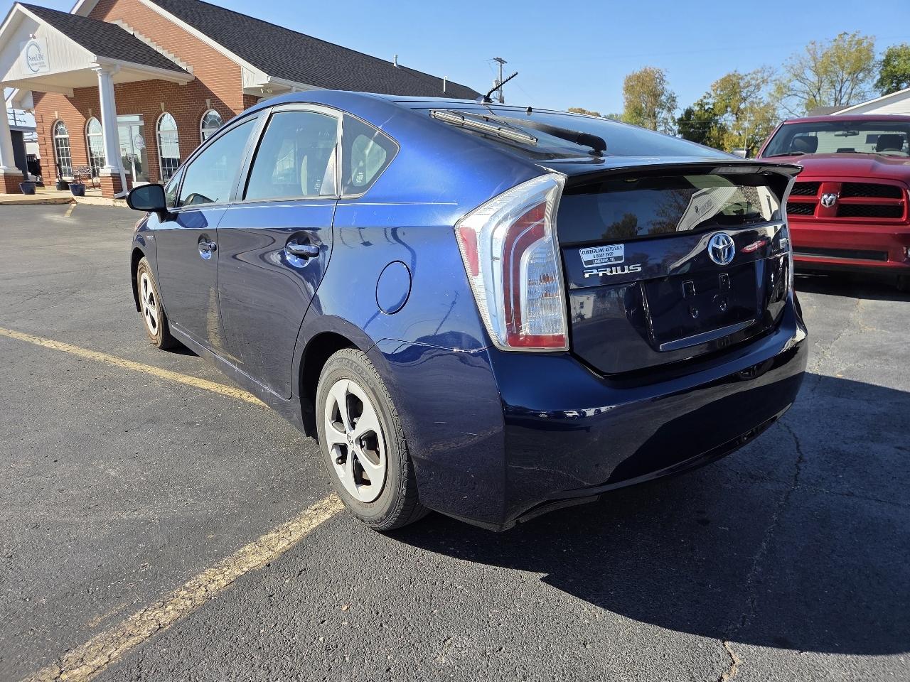 Toyota Prius Two 2015