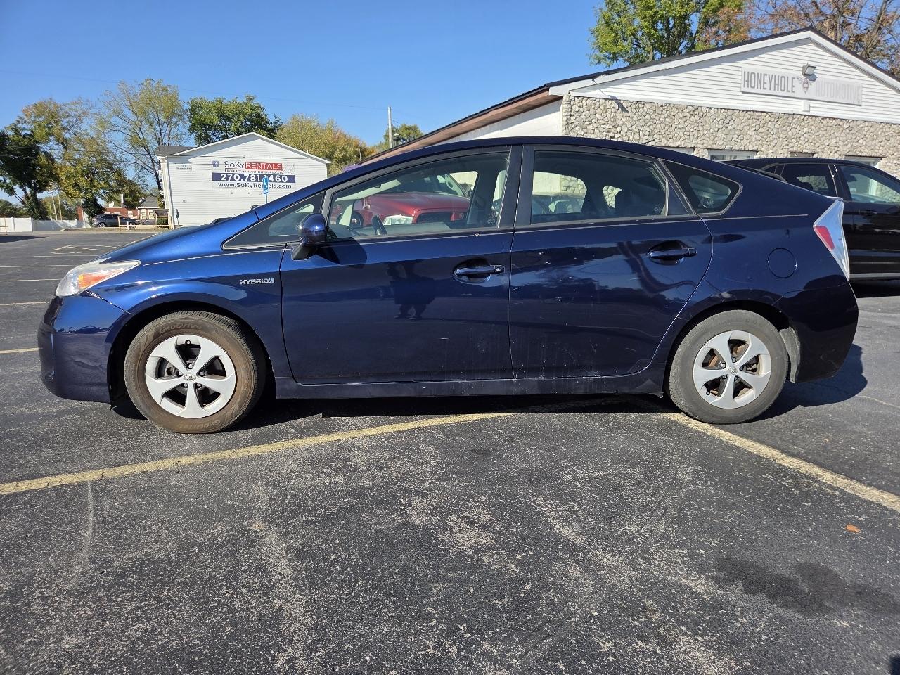 Toyota Prius Two 2015
