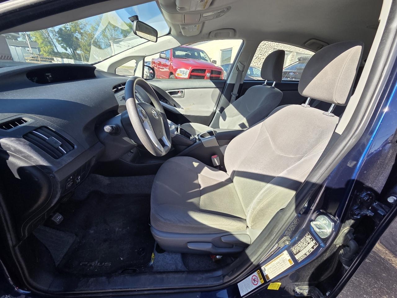 Toyota Prius Two 2015