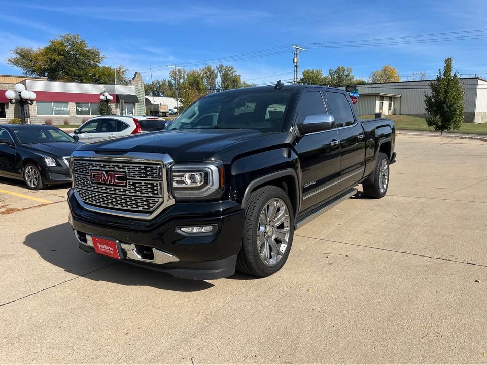 2017 GMC Sierra 1500 Denali Crew Cab Long Box 4WD