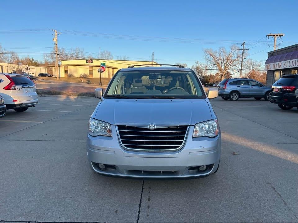 Chrysler Town & Country Touring 2010