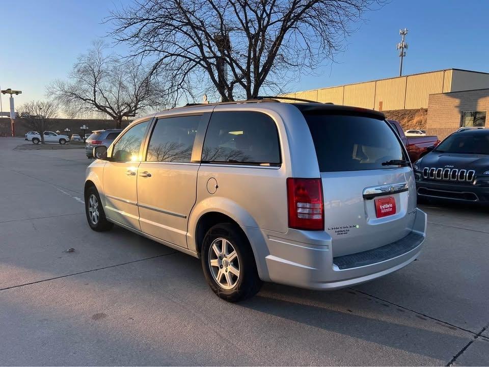 Chrysler Town & Country Touring 2010