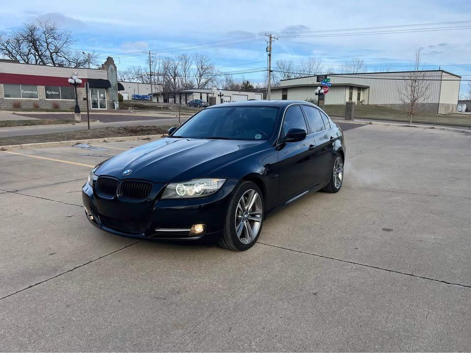 2011 BMW 3 Series 335i's photo