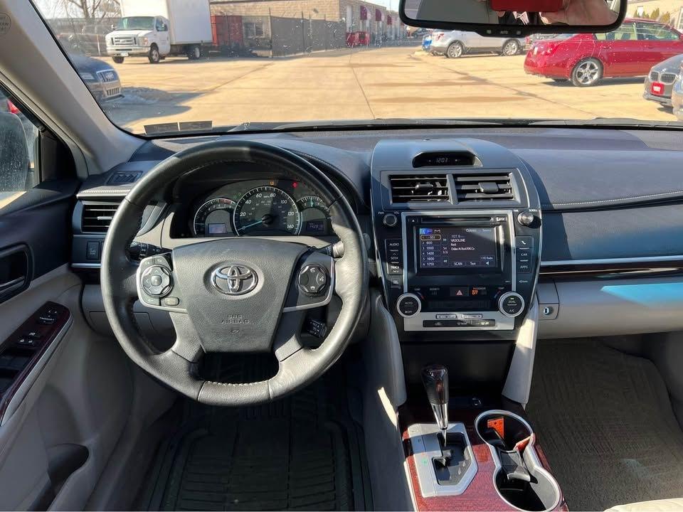 Toyota Camry SE V6 2012
