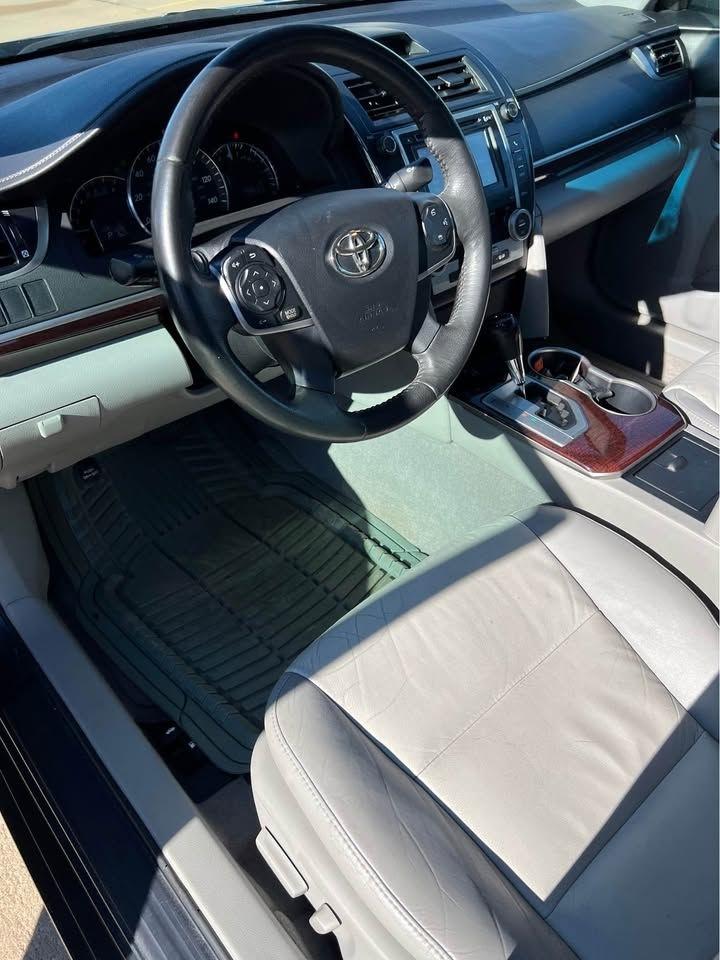 Toyota Camry SE V6 2012