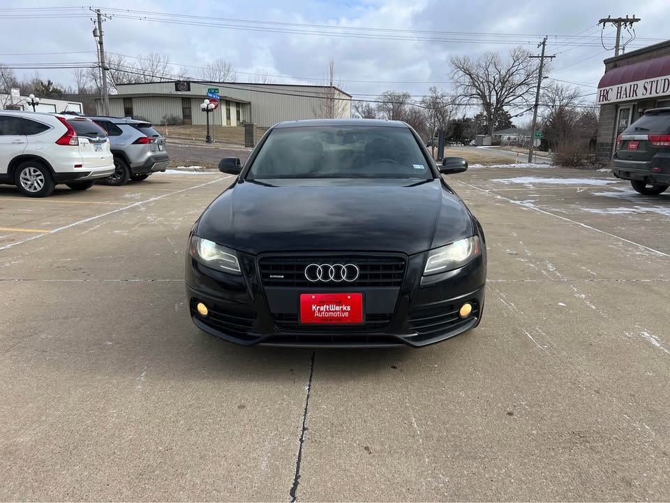 Audi A4 2.0T Sedan quattro Tiptronic 2012