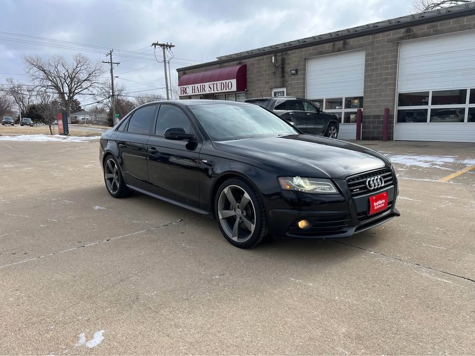 Audi A4 2.0T Sedan quattro Tiptronic 2012