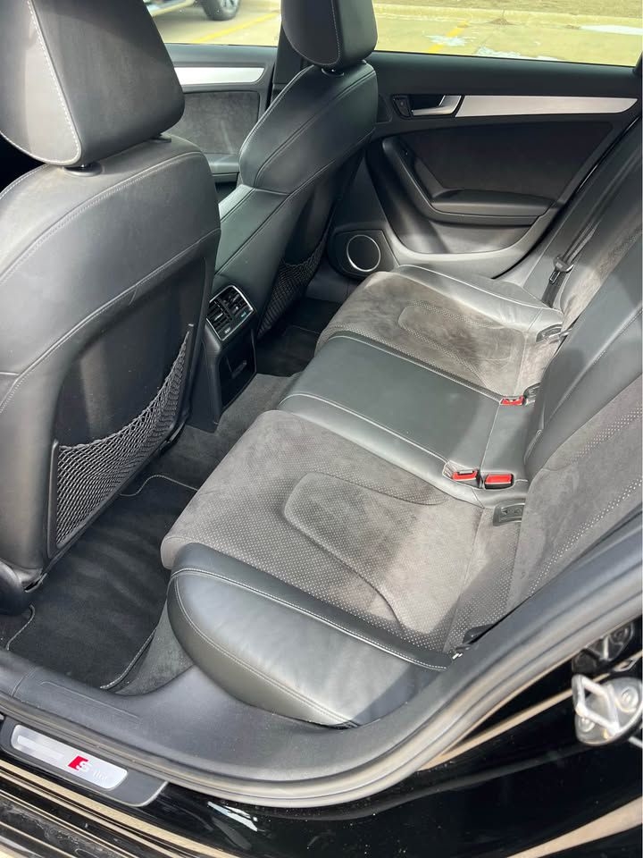 Audi A4 2.0T Sedan quattro Tiptronic 2012