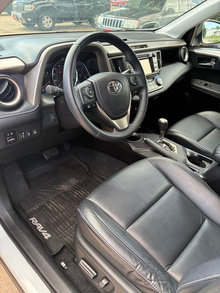 2014 Toyota RAV4 Limited - Photo 8