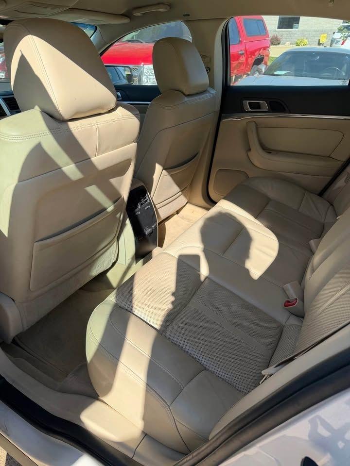 Lincoln MKS 3.7L AWD 2010