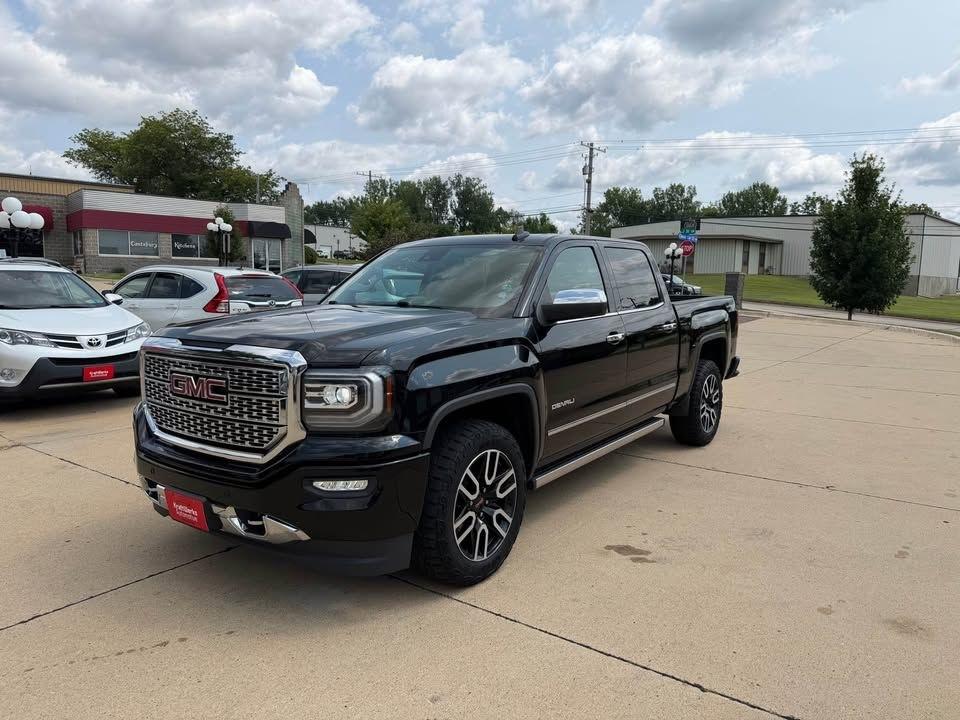 2017 GMC Sierra 1500 Denali Crew Cab Long Box 4WD