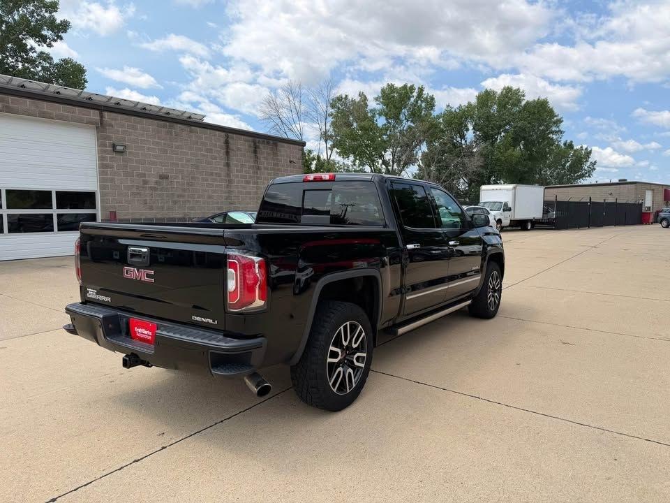 GMC Sierra 1500 Denali Crew Cab Long Box 4WD 2017